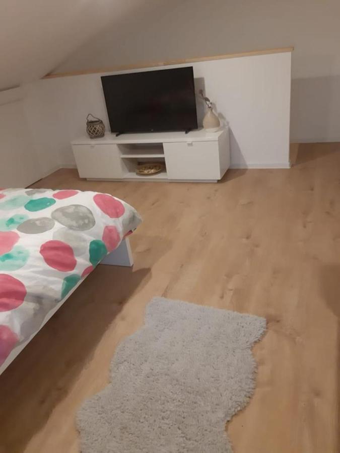 Apartman Hmelina Vrsi Eksteriør billede