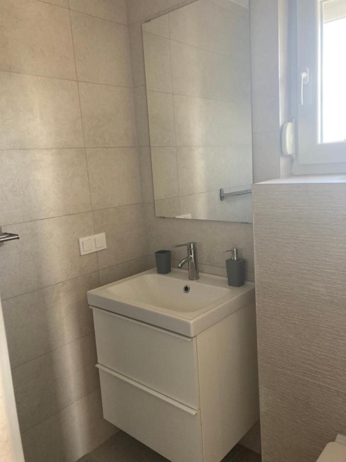 Apartman Hmelina Vrsi Eksteriør billede